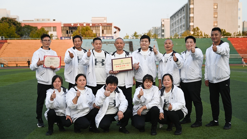 3、拔河比賽勇奪第一_副本.jpg